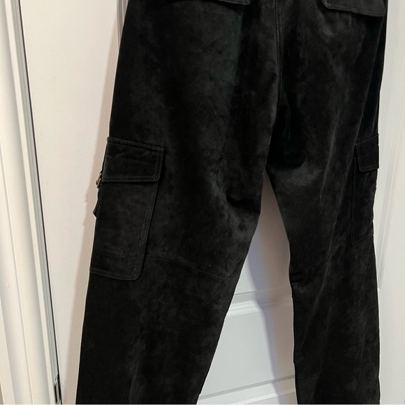 Danier genuine leather cargo pants size 6 - Picture 3 of 10